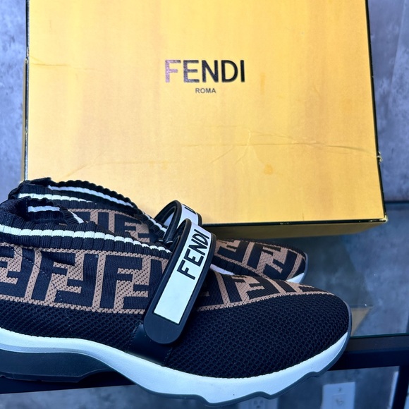 FENDI Rockoko Logo-jacquard knit , Size 38 (7 1/2) women - Picture 3 of 5